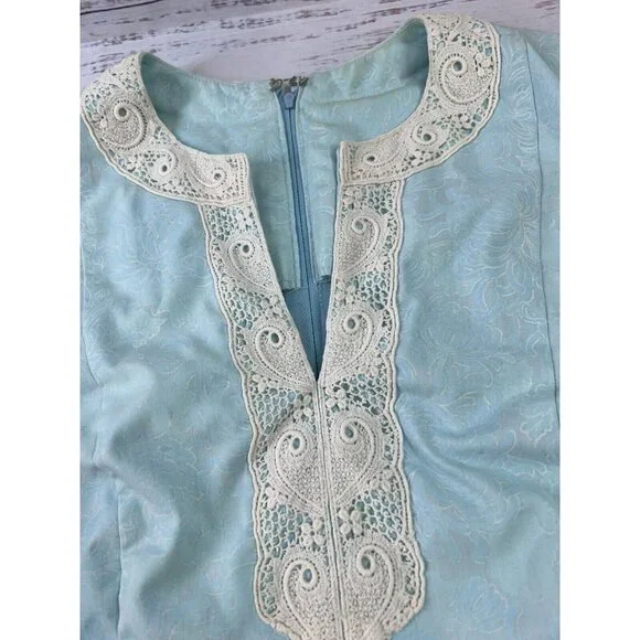 Vintage 1960s Lilly Pulitzer Blue Floral Sleeveless Dress with crochet lace trim - Picture 8 of 11